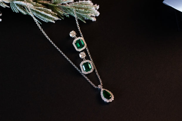 Emerald and Diamond Pendant Necklace | 18K White Gold