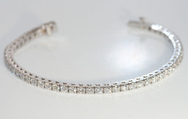 Diamond Line Bracelet | 18K White Gold