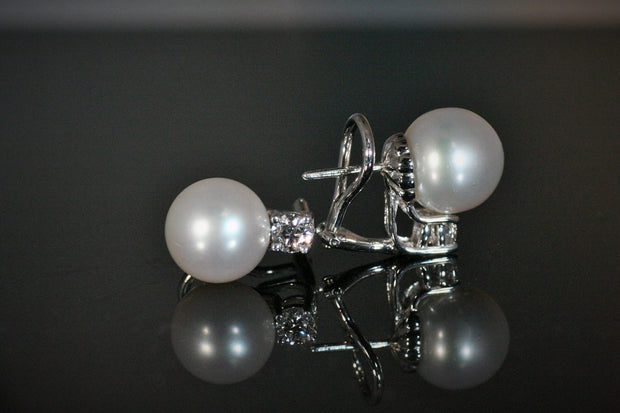 Single Pearl and Diamond Earrings | 18K White Gold