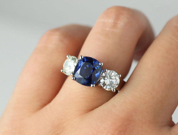 Round Sapphire And Diamond Ring | Platinum