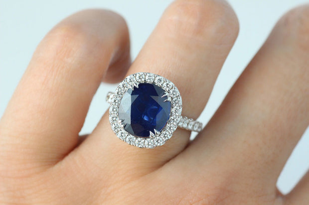 Round Sapphire Halo Diamond Ring | 18K White Gold