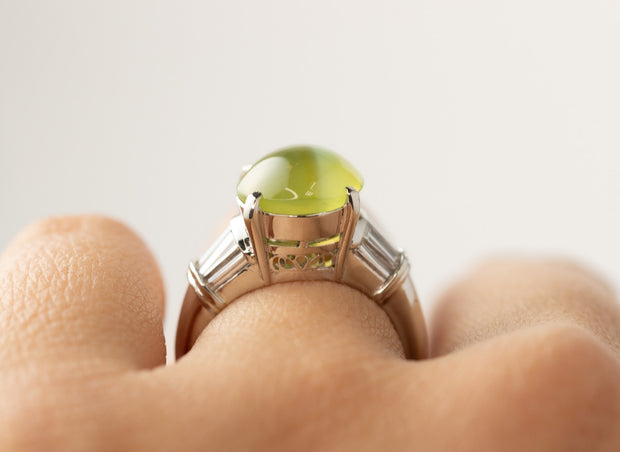 Cats Eye Chrysoberyl and Baguette Diamond Ring | Platinum