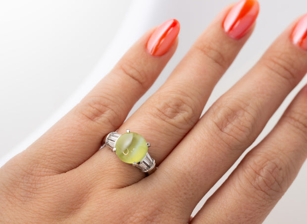 Cats Eye Chrysoberyl and Baguette Diamond Ring | Platinum