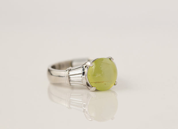 Cats Eye Chrysoberyl and Baguette Diamond Ring | Platinum