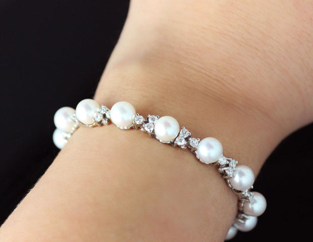 Pearl and diamond bracelet Clearance