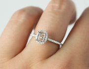 Solitaire oval cut diamond ring