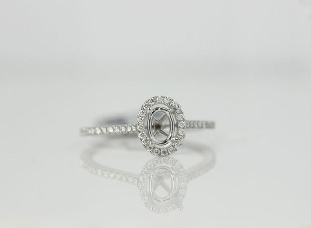 Solitaire oval cut diamond ring