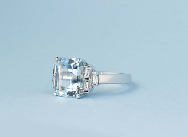 Emerald Cut Aquamarine and Baguette Ring | 18K White Gold